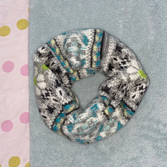 Knitted Infinity Scarf - Picture 2 of 3